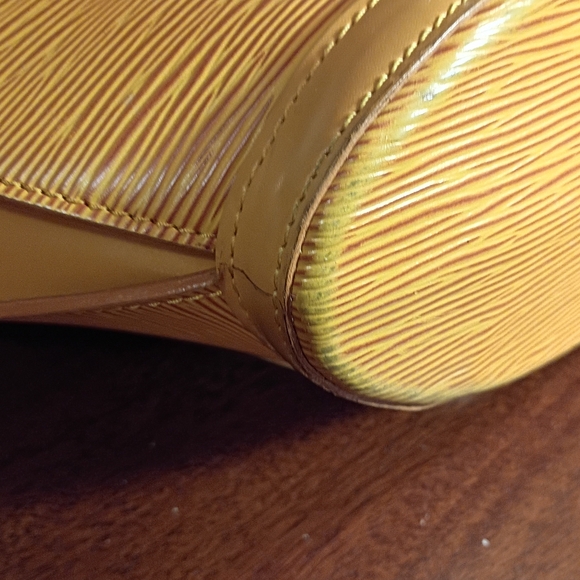 Louis Vuitton Yellow Tote Bag - Picture 8 of 16